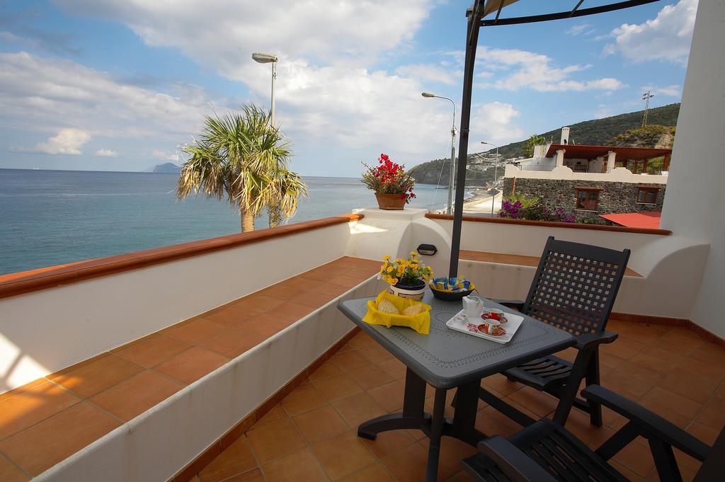 Hotel Residence Acquacalda Lipari  Exteriör bild