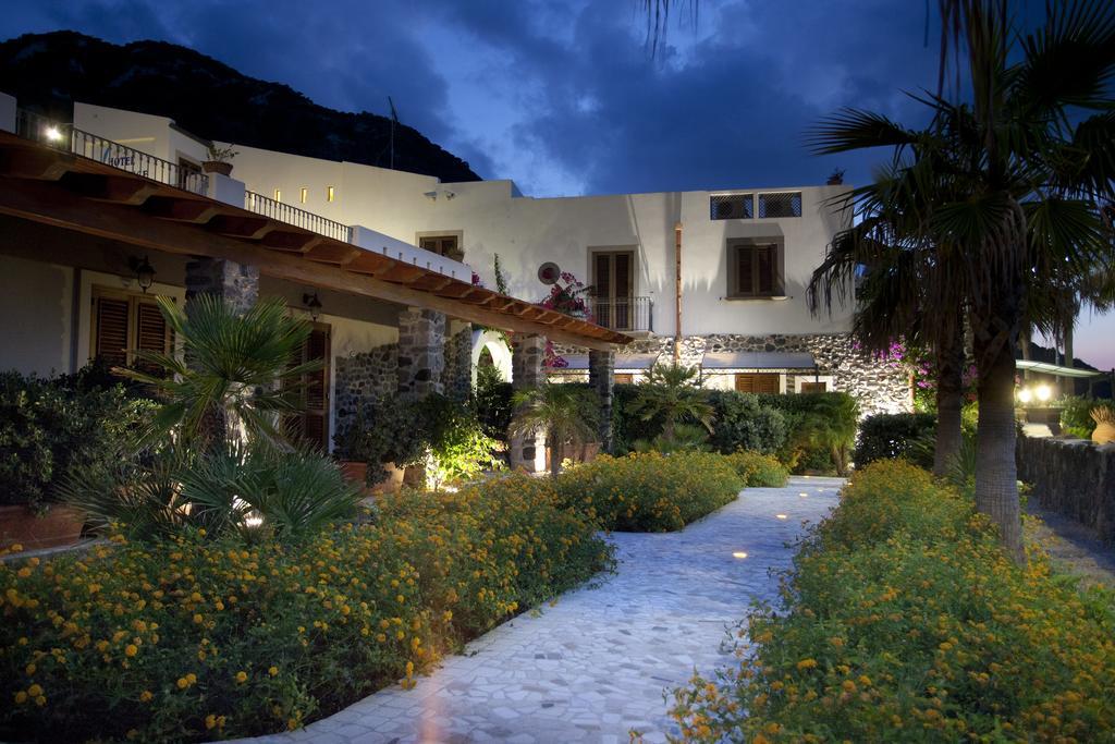 Hotel Residence Acquacalda Lipari  Exteriör bild