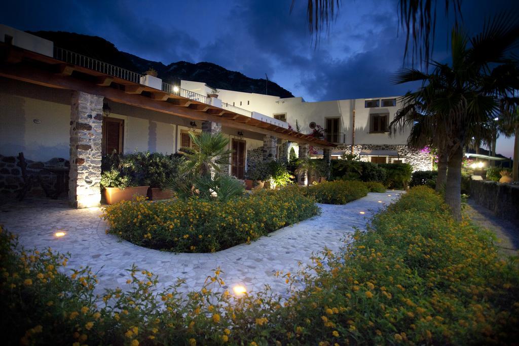 Hotel Residence Acquacalda Lipari  Exteriör bild