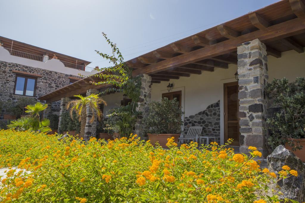 Hotel Residence Acquacalda Lipari  Exteriör bild