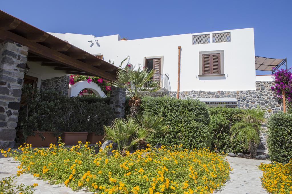 Hotel Residence Acquacalda Lipari  Exteriör bild