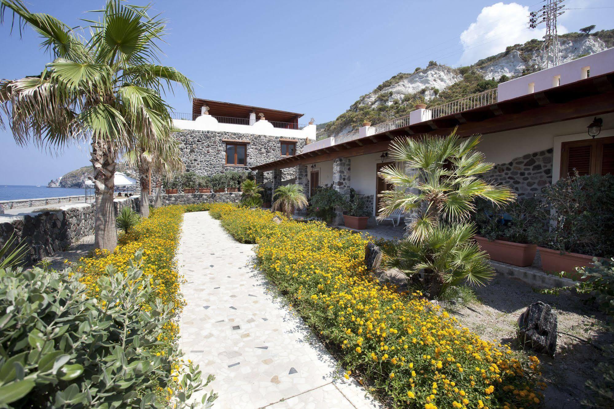 Hotel Residence Acquacalda Lipari  Exteriör bild