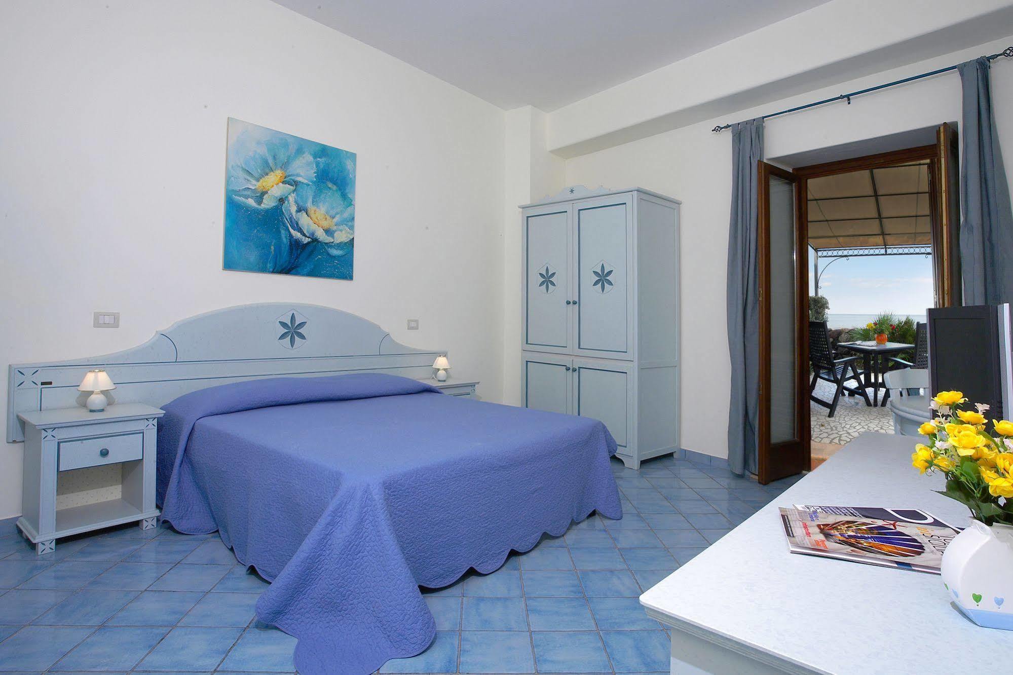 Hotel Residence Acquacalda Lipari  Exteriör bild